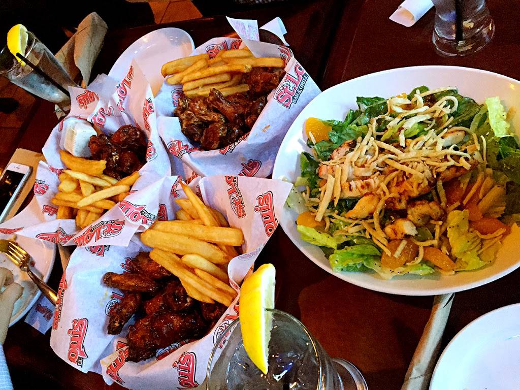 St. Louis Bar & Grill | restaurant | 808 York Mills Rd Unit A-24, North York, ON M3B 1X8, Canada | 4164410342 OR +1 416-441-0342