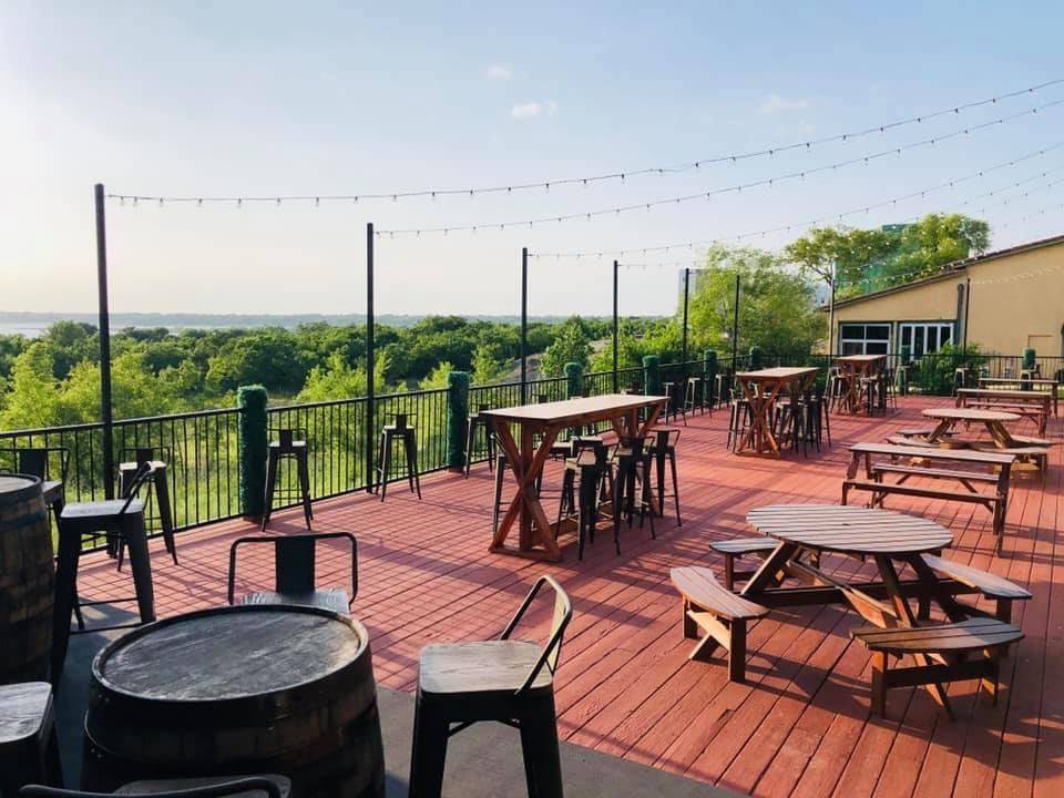 Lakeview by Peppersmash | restaurant | 4847 Main St, The Colony, TX 75056, USA | 2143907574 OR +1 214-390-7574