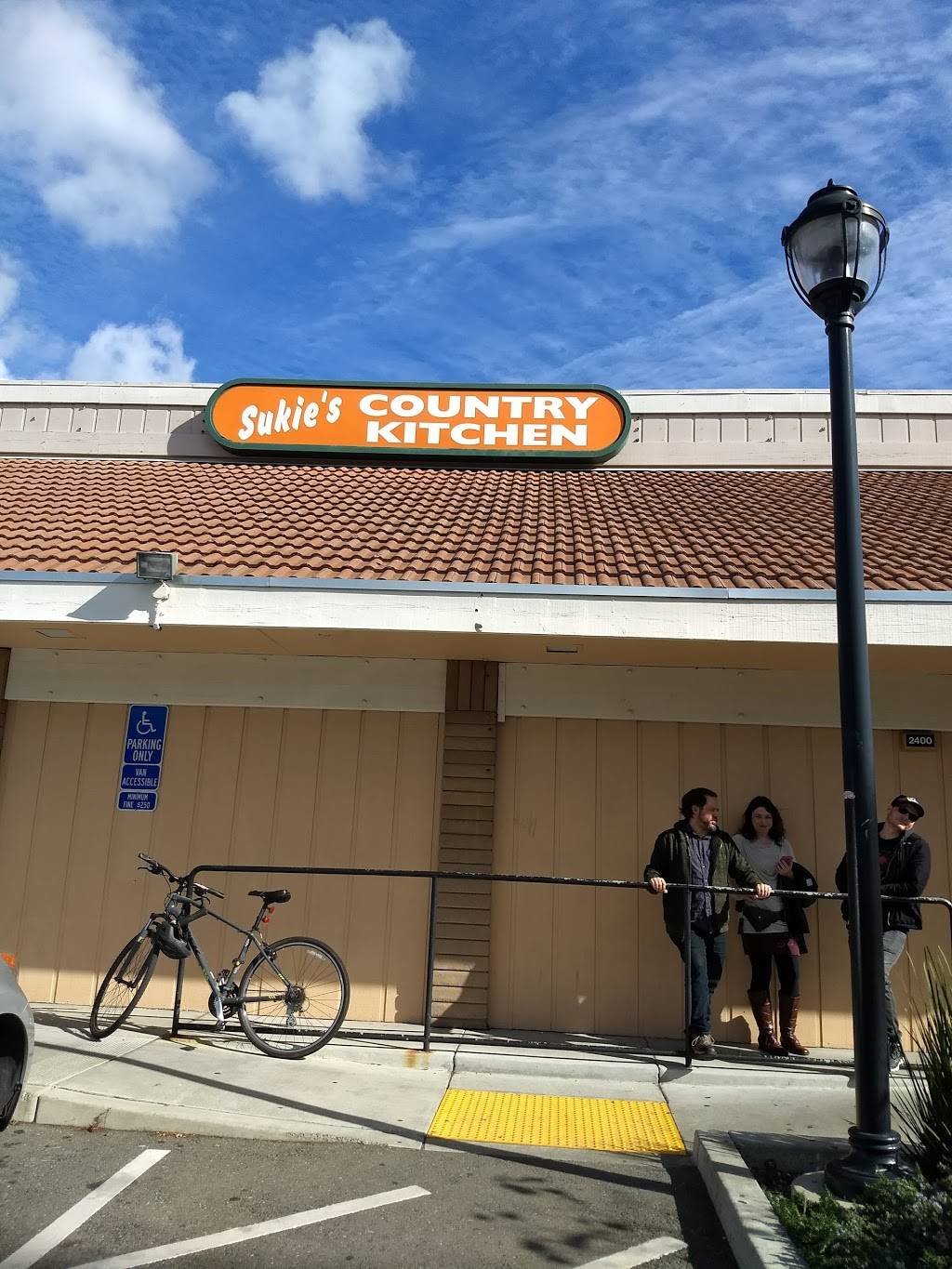 Sukies Country Kitchen | restaurant | 2400 El Portal Dr, San Pablo, CA 94806, USA | 5102335856 OR +1 510-233-5856