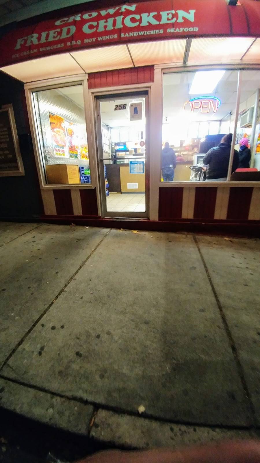 Crown Fried Chicken | restaurant | 256 Chatham St, Lynn, MA 01902, USA | 7815922545 OR +1 781-592-2545