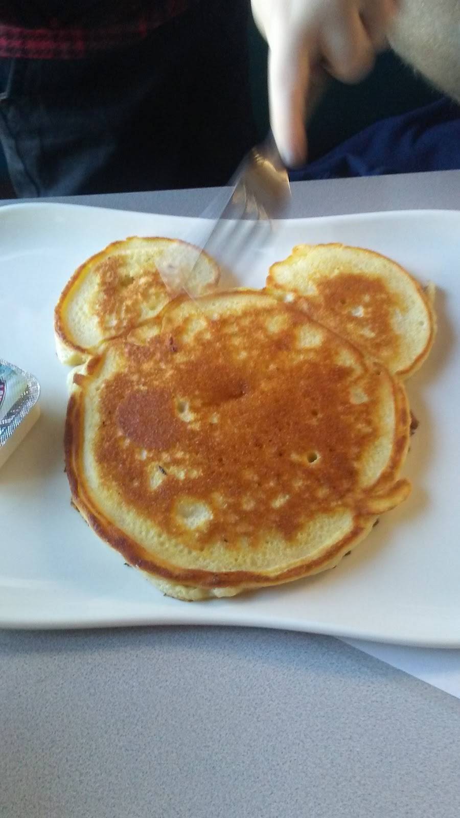 K & M Diner | restaurant | 410 S 1st St, Fairfield, IL 62837, USA | 6185167198 OR +1 618-516-7198