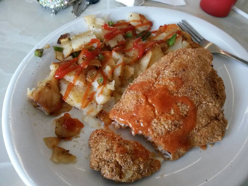 Connie & Barbaras Soul Food | restaurant | 13101 W McNichols Rd, Detroit, MI 48235, USA | 3138625240 OR +1 313-862-5240