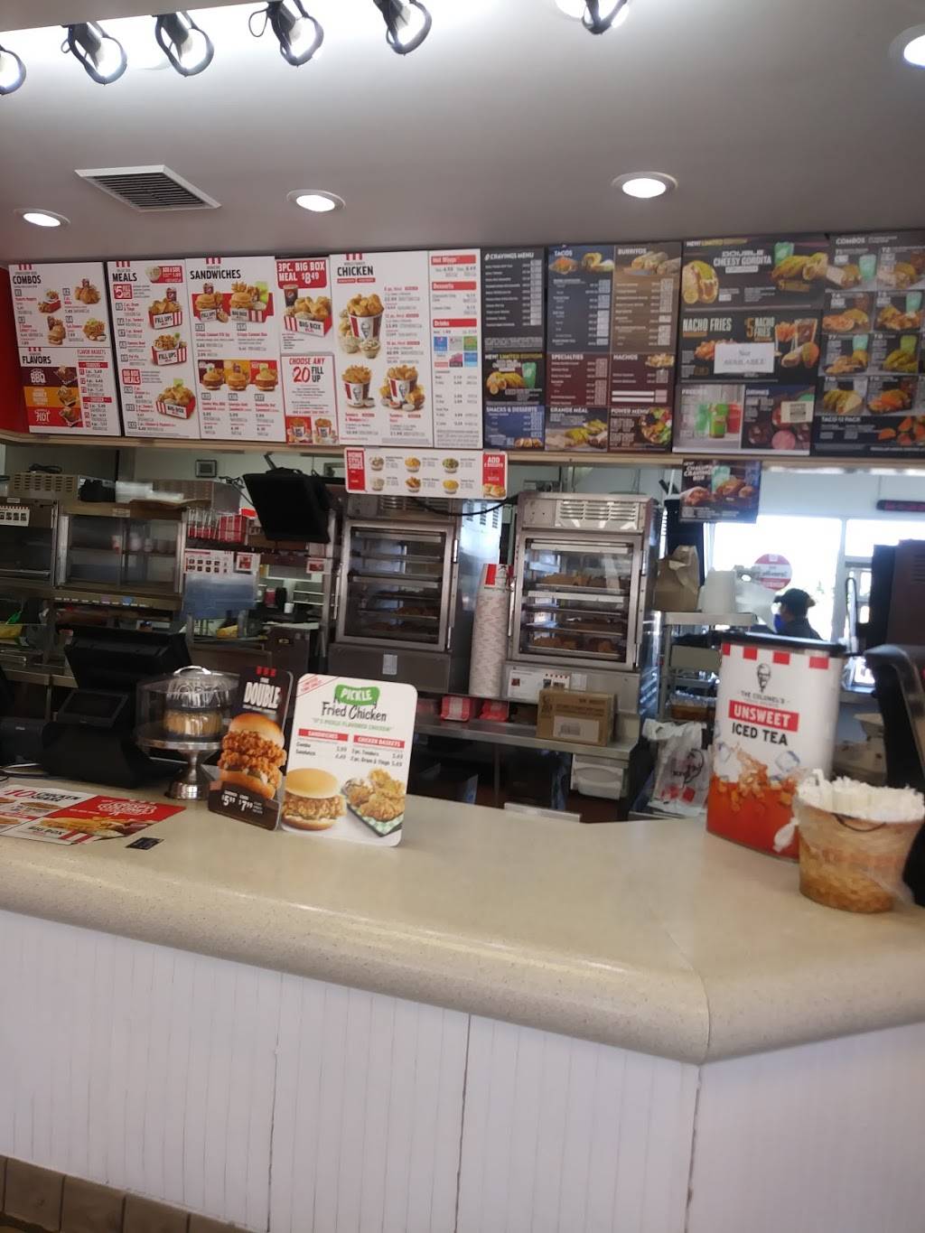 KFC | restaurant | 26715 S Western Ave, Lomita, CA 90717, USA | 3105473383 OR +1 310-547-3383