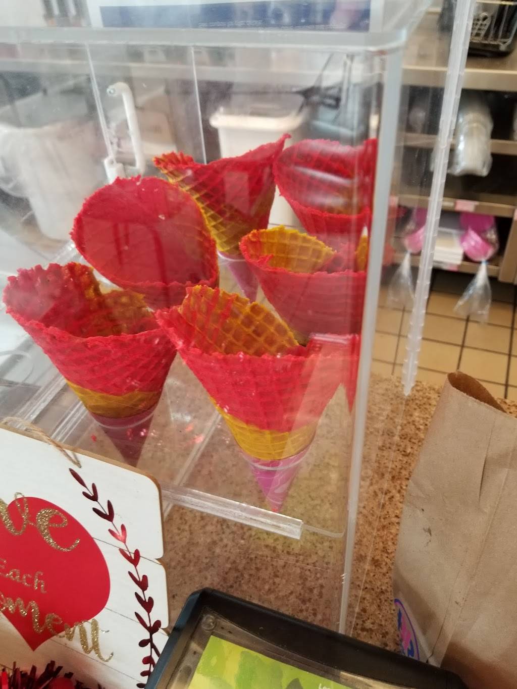 Dunkin | bakery | 6008 N Illinois St, Fairview Heights, IL 62208, USA | 6186222505 OR +1 618-622-2505