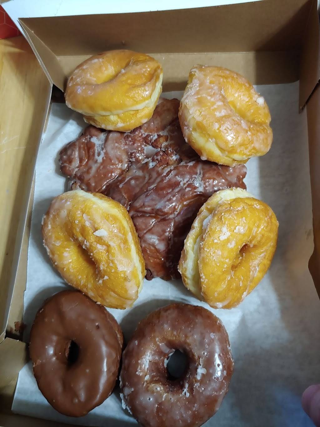 KC Donut | restaurant | 401 S Parker St, Olathe, KS 66061, USA | 9132549551 OR +1 913-254-9551