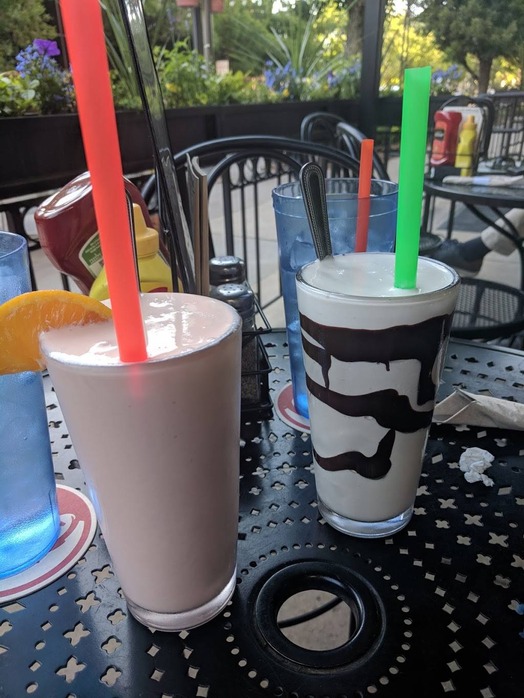 Bad Daddys Burger Bar | restaurant | 240 Milwaukee St, Denver, CO 80206, USA | 3033773032 OR +1 303-377-3032