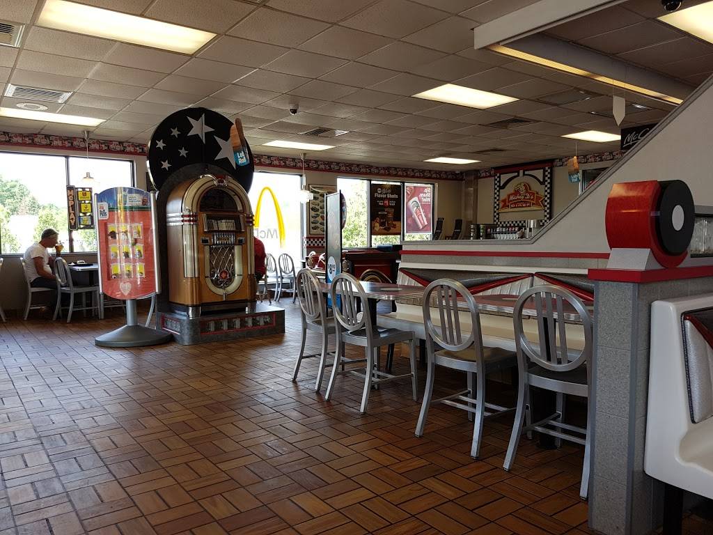 McDonalds | cafe | 195 Woodstock Ave, Rutland, VT 05701, USA | 8027750267 OR +1 802-775-0267