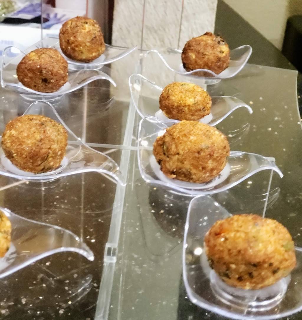 B & R Catering | restaurant | 6610 Glen Rock Dr, Houston, TX 77087, USA | 8322502931 OR +1 832-250-2931