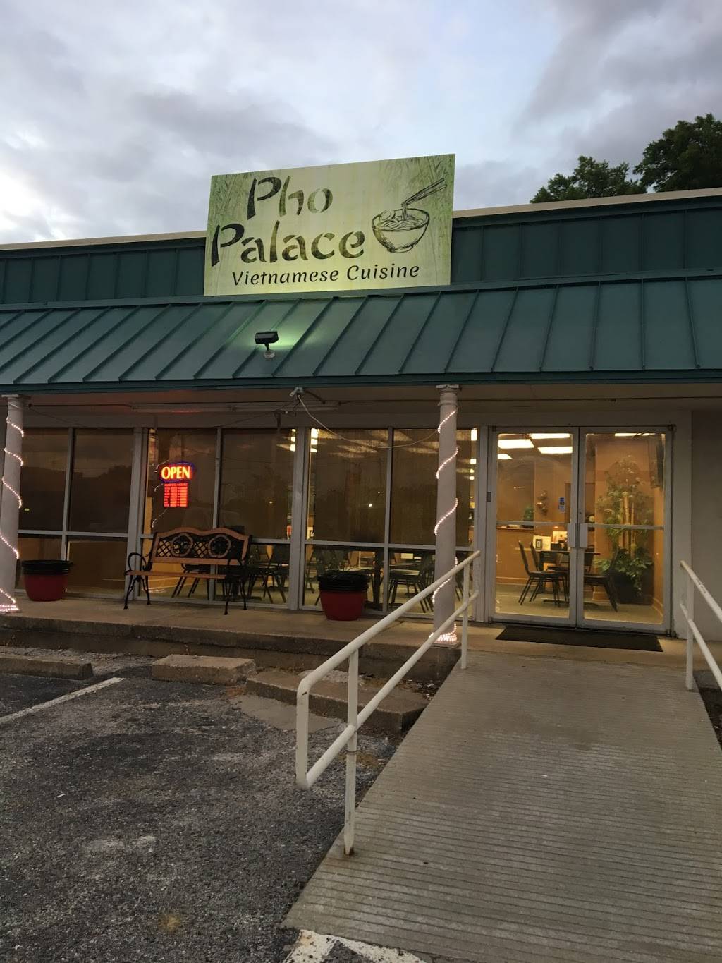 Pho Palace | restaurant | 1316 W Evergreen St, Durant, OK 74701, USA | 5807455544 OR +1 580-745-5544