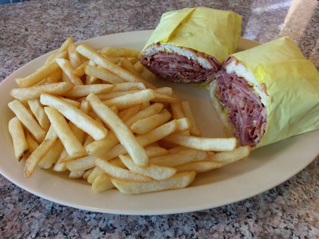 Bravo Burgers | restaurant | 1215 N White Ave, Pomona, CA 91768, USA | 9096220855 OR +1 909-622-0855