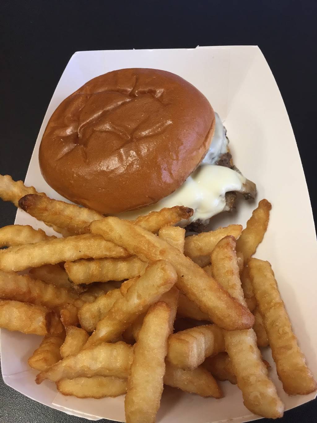 The 318 Restaurant | restaurant | 318 E Main St, Streator, IL 61364, USA | 8156733773 OR +1 815-673-3773