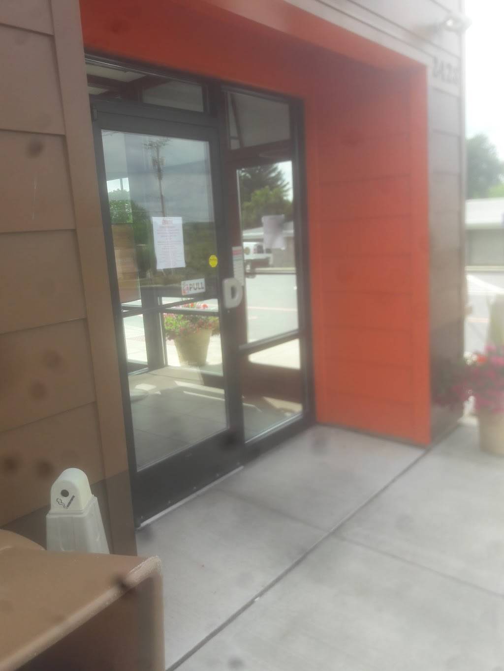 Dunkin | bakery | 2428 E Washington St, New Castle, PA 16101, USA | 7242026944 OR +1 724-202-6944