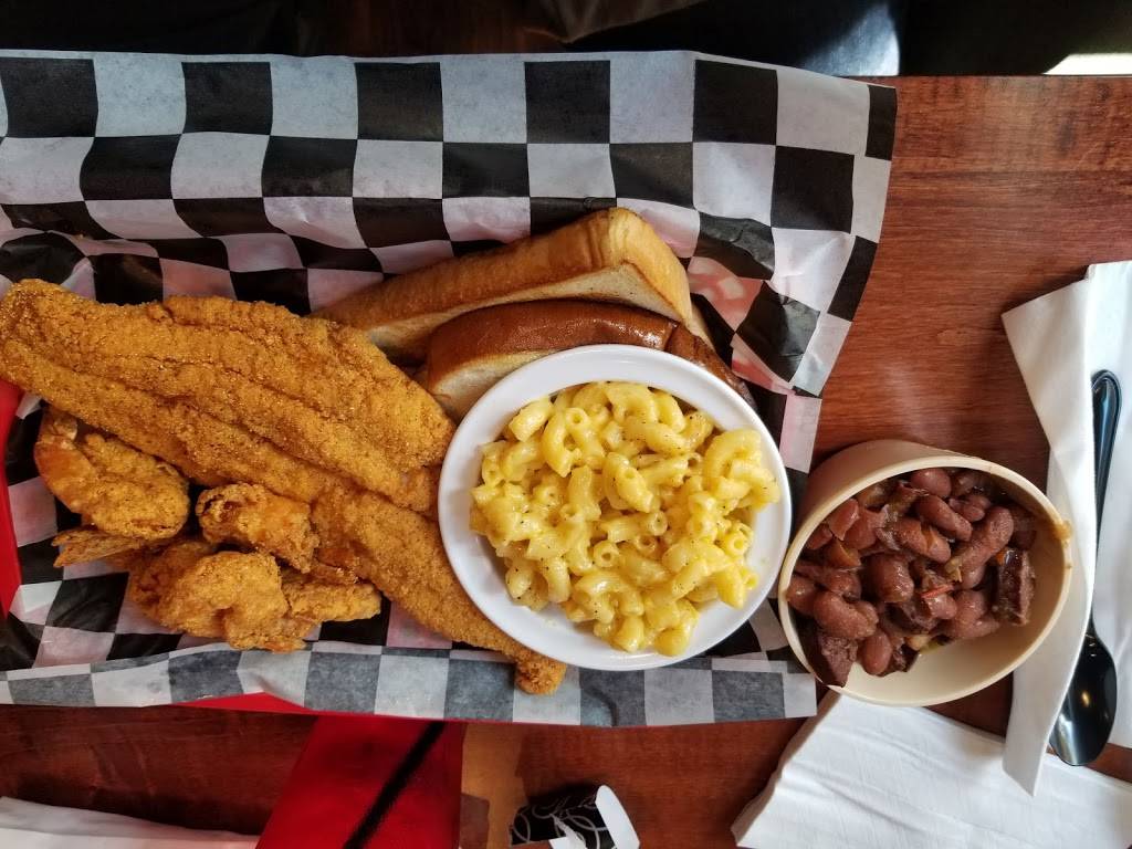 Reginas Cajun Kitchen | restaurant | 60 N Main St, Memphis, TN 38103, USA | 9017300384 OR +1 901-730-0384