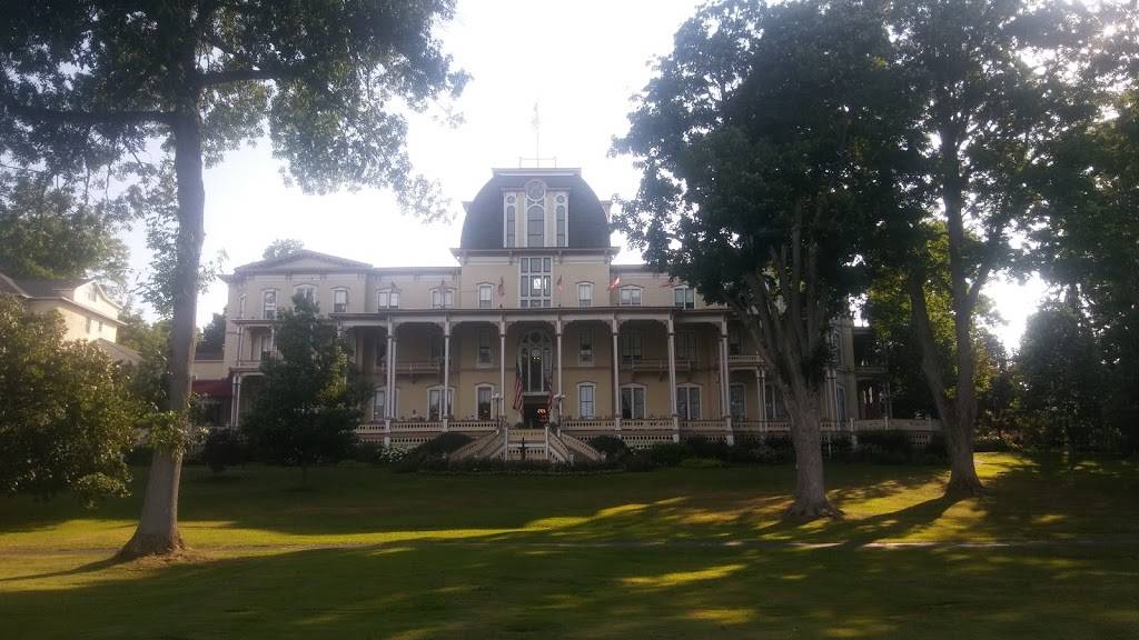 Heirloom Restaurant | restaurant | 3 S Lake Dr, Mayville, NY 14757, USA | 7163575005 OR +1 716-357-5005