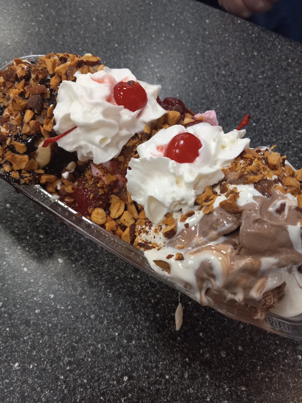 Braums Ice Cream & Dairy Store | restaurant | 1900 S Grand St, Amarillo, TX 79103, USA | 8063744413 OR +1 806-374-4413