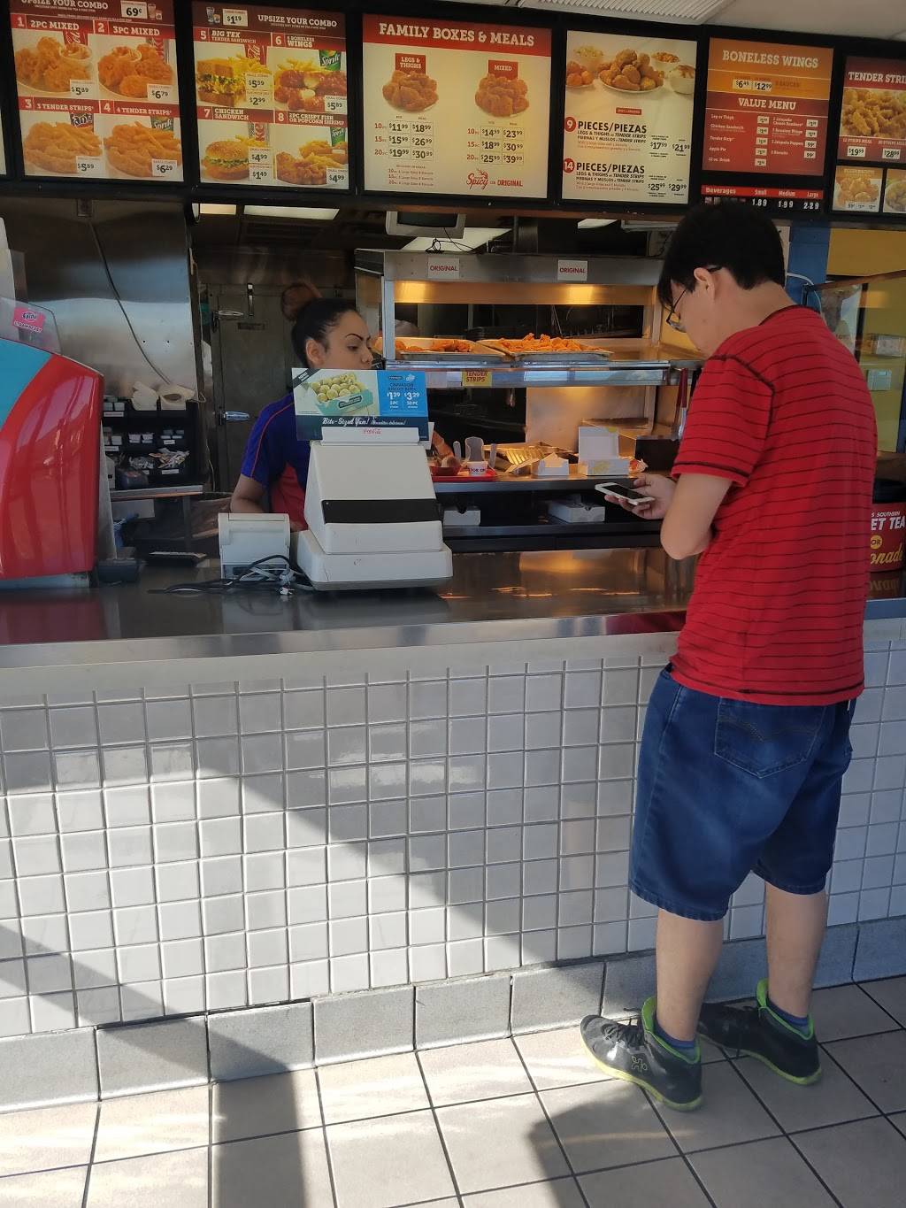 Churchs Chicken | restaurant | 7444 S Central Ave, Phoenix, AZ 85040, USA | 6022763365 OR +1 602-276-3365