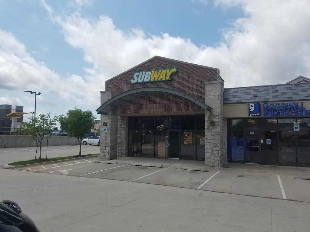 Subway | restaurant | 548 E Memorial Rd, Oklahoma City, OK 73114, USA | 4057534998 OR +1 405-753-4998