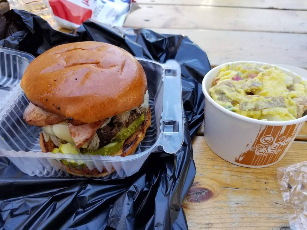 Sugar And Smoke Brazen BBQ | restaurant | 74 School St, Putnam, CT 06260, USA | 8609287842 OR +1 860-928-7842