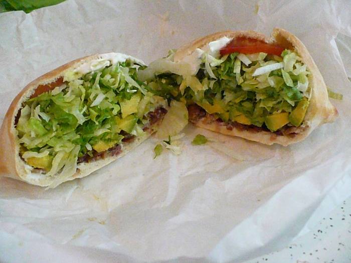 Ozzies Deli & Gyros | restaurant | 10000 SE Main St, Portland, OR 97216, USA | 5032554222 OR +1 503-255-4222