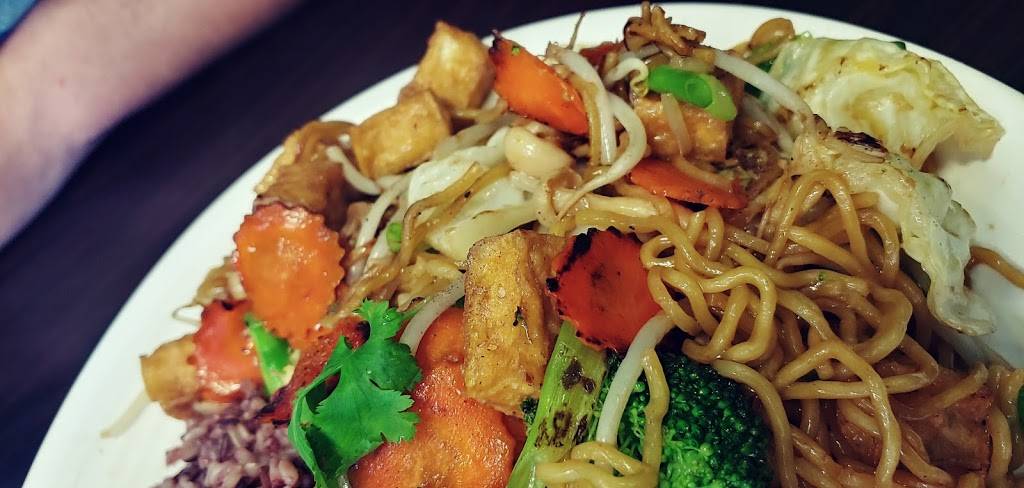 Bangkok Street Food | restaurant | 6300 White Ln Suite F, Bakersfield, CA 93309, USA | 6618858588 OR +1 661-885-8588