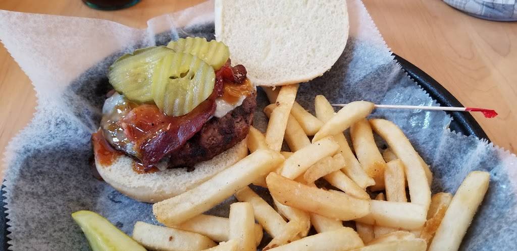 The Guzzle | restaurant | 42205 Rainbow St E, Thousand Island Park, NY 13692, USA | 3152032166 OR +1 315-203-2166