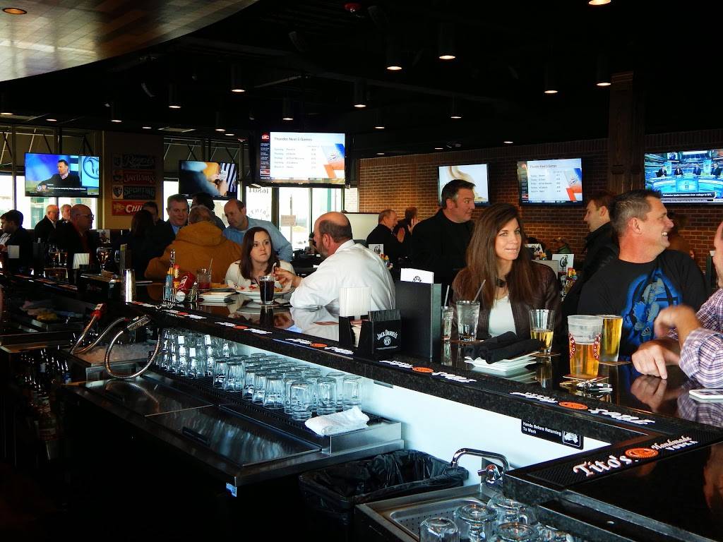 Saints Pub + Patio Lenexa City Center | restaurant | 16804 W 89th St, Lenexa, KS 66219, USA | 9138273583 OR +1 913-827-3583