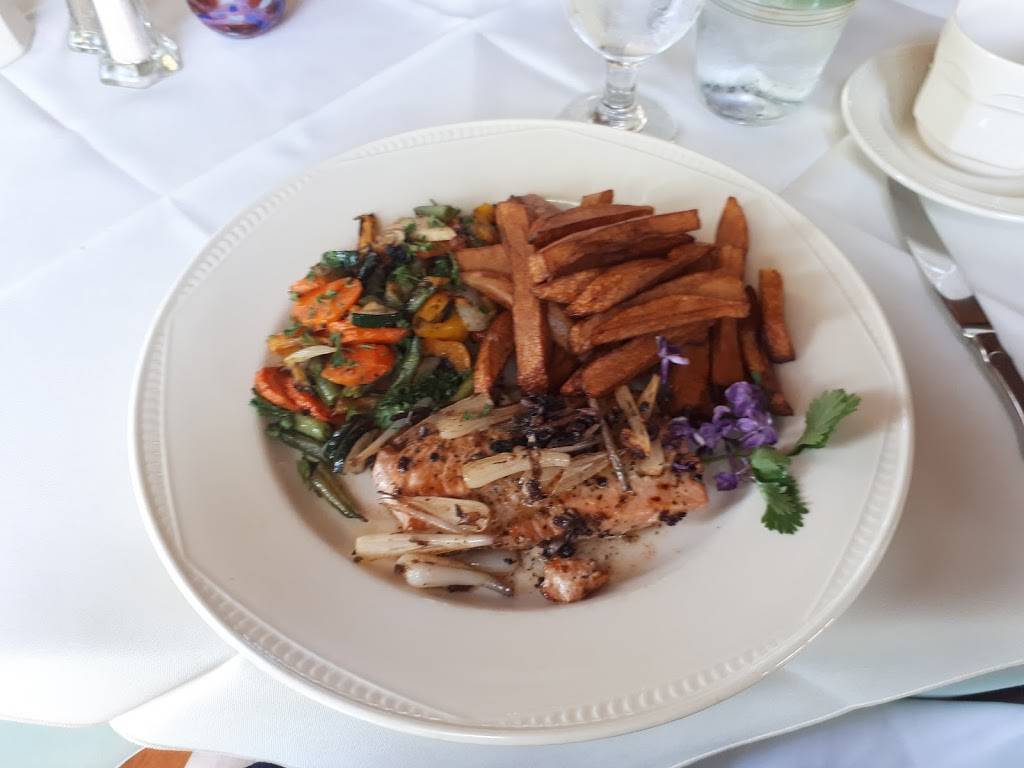 Georgian House 1858 | restaurant | 148 Main St S, Alexandria, ON K0C 1A0, Canada | 6135252219 OR +1 613-525-2219