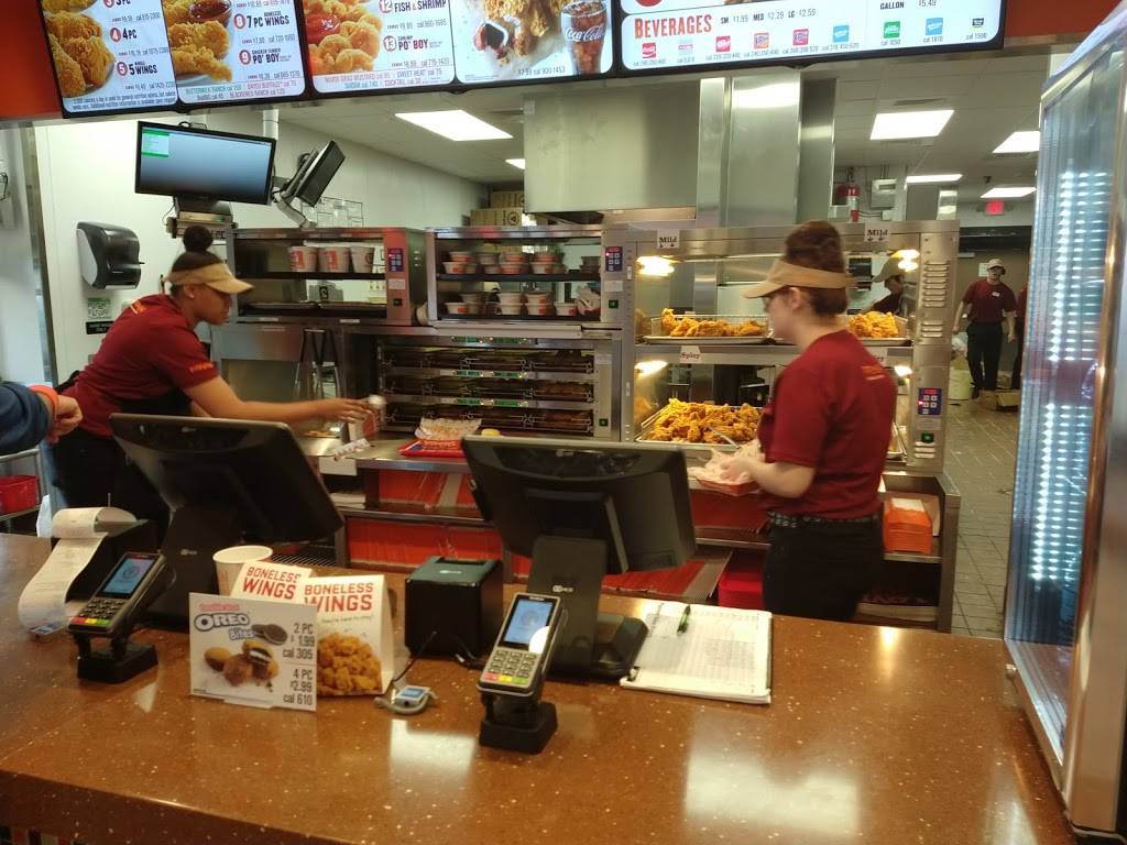 Popeyes Louisiana Kitchen | restaurant | 4324 W Saginaw Hwy, Lansing, MI 48917, USA | 5177963153 OR +1 517-796-3153