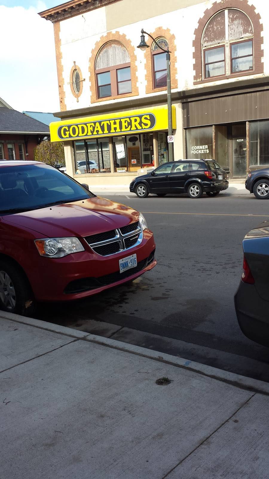 Godfathers Pizza - Petrolia | restaurant | 477 Maude St, Petrolia, ON N0N 1R0, Canada | 5198820550 OR +1 519-882-0550