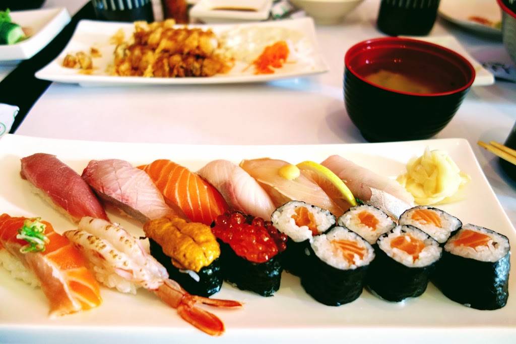 Shinobu Restaurant | restaurant | 3403 Yonge St, North York, ON M4N 2M8, Canada | 4168300741 OR +1 416-830-0741