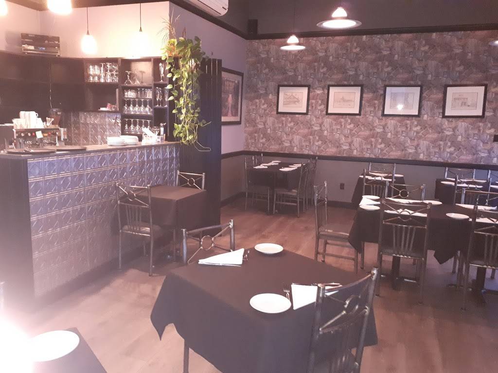 Alfredos Ristorante | restaurant | 1 Church St, Keswick, ON L4P 3E9, Canada | 9054763030 OR +1 905-476-3030