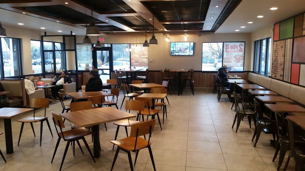 Burger King | restaurant | 425 W Dundee Rd, Wheeling, IL 60090, USA | 8475375540 OR +1 847-537-5540