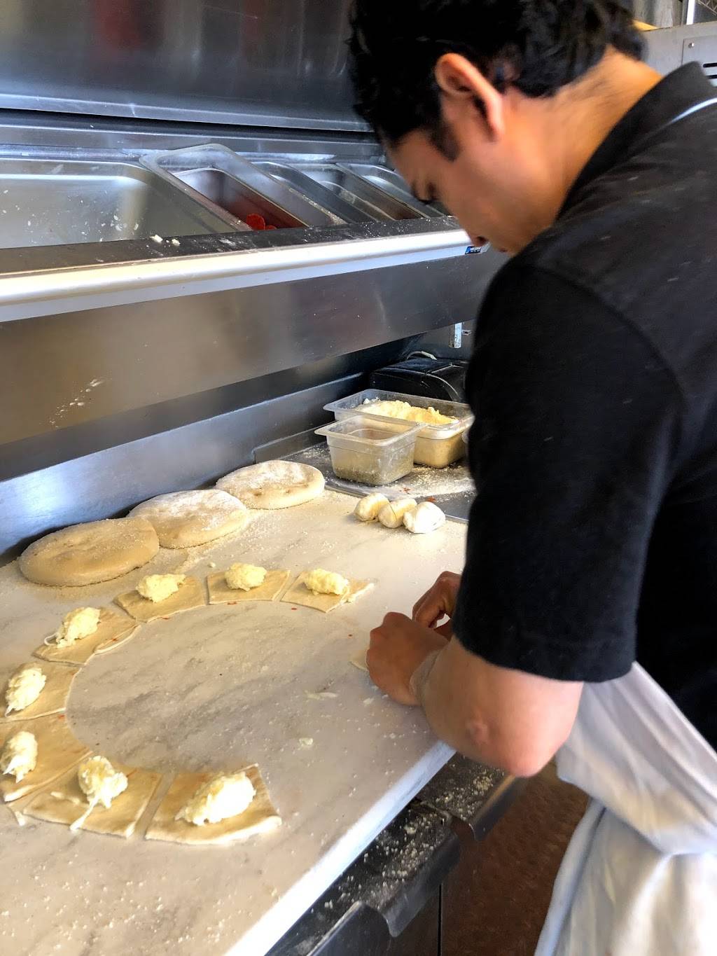 Slices Pizza | restaurant | 1198 Middle Country Rd, Selden, NY 11784, USA | 6313332900 OR +1 631-333-2900