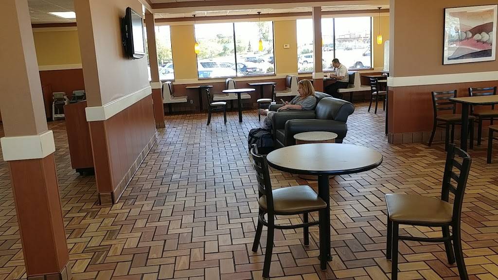 Burger King | restaurant | 651 E 16th St, Holland, MI 49423, USA | 6163556147 OR +1 616-355-6147