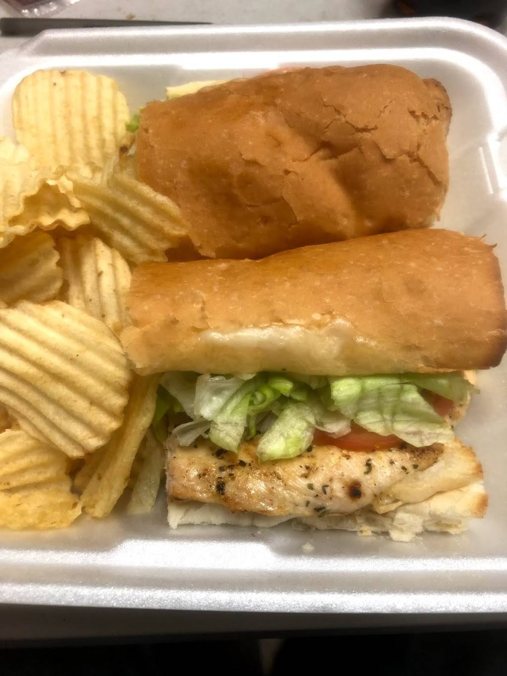 Chriss Pizza & Deli | restaurant | 85 Airport Rd, Hartford, CT 06114, USA | 8602960511 OR +1 860-296-0511