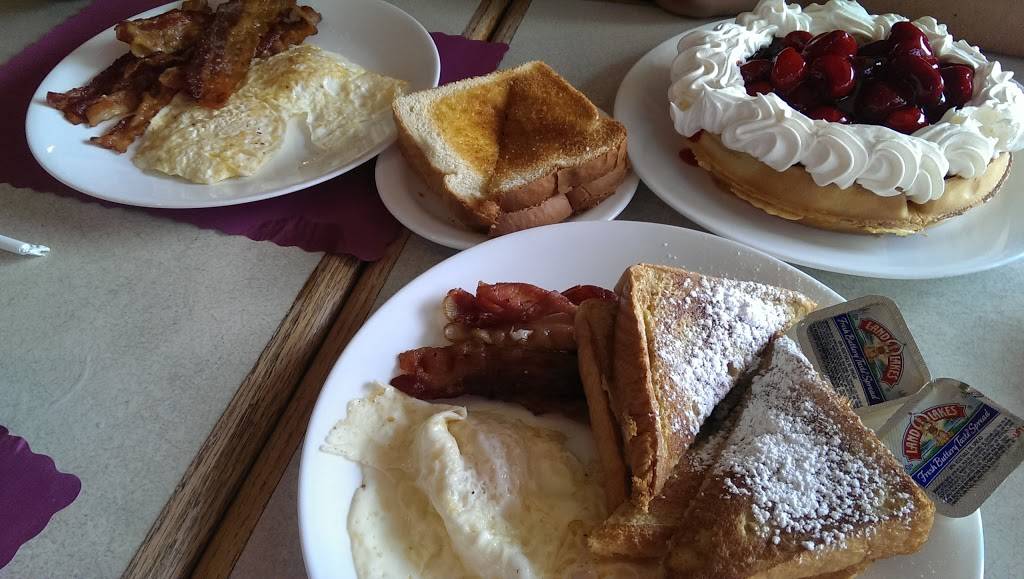 Kissin Cuzzins | restaurant | 951 34th St N, St. Petersburg, FL 33713, USA | 7273233915 OR +1 727-323-3915