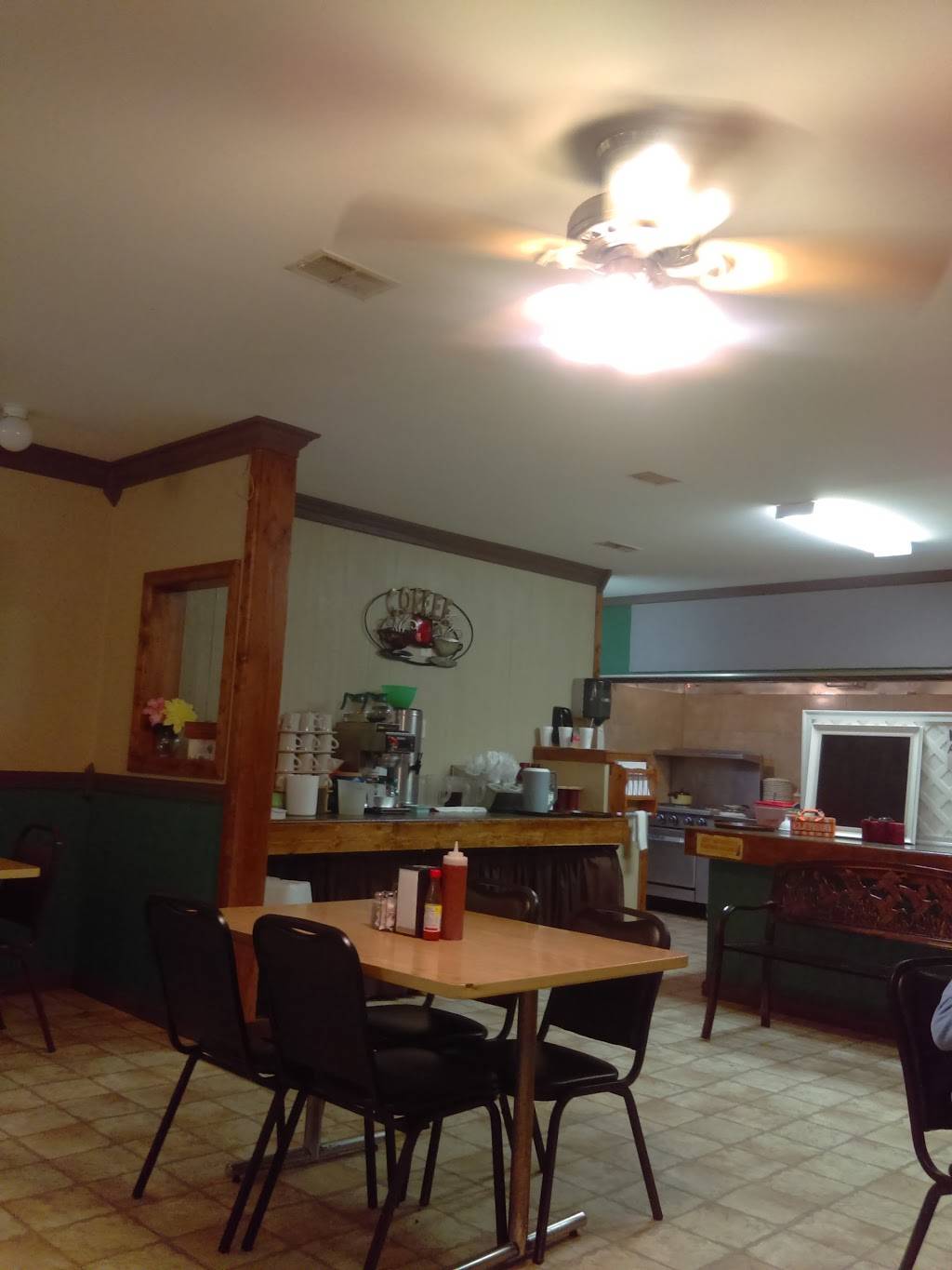 Evelyns Diner | restaurant | 904 Black Oak Rd, Bonneau, SC 29431, USA | 8438254323 OR +1 843-825-4323