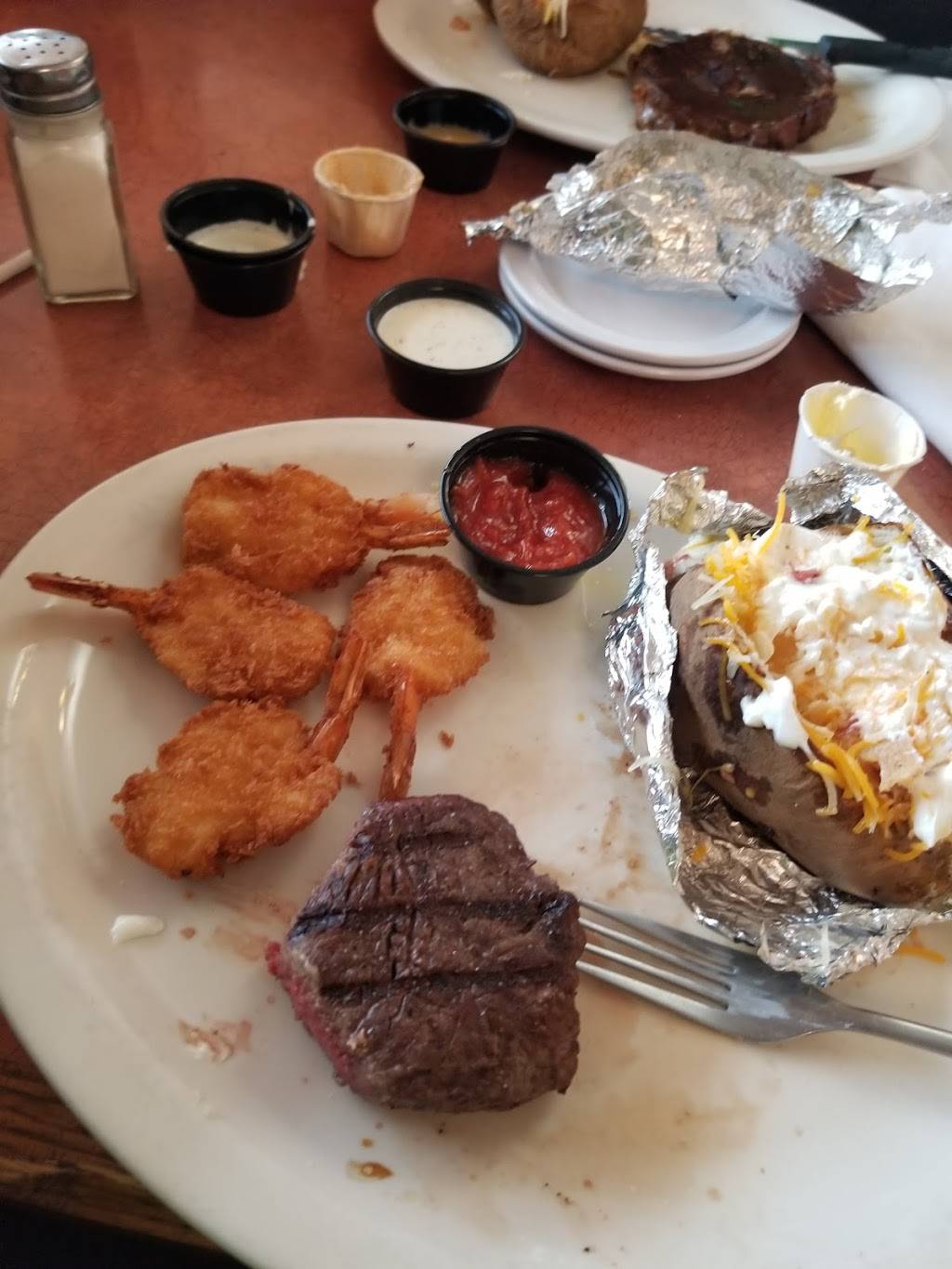Montana Mikes Steakhouse | restaurant | 1609 SW 27th St, El Reno, OK 73036, USA | 4054221100 OR +1 405-422-1100