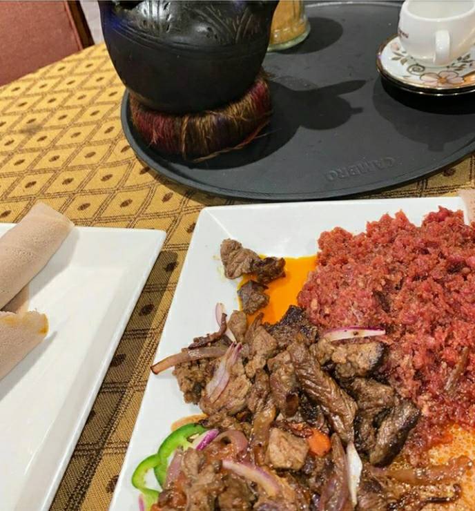 Caffe Utopia & Bar | restaurant | 410 E Glebe Rd, Alexandria, VA 22305, USA | 5719705588 OR +1 571-970-5588