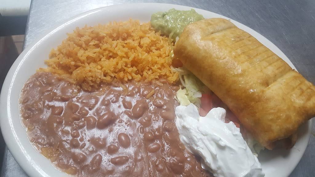 Me & Marthas Express | restaurant | 505 E Tulare St, Dinuba, CA 93618, USA | 5595912298 OR +1 559-591-2298