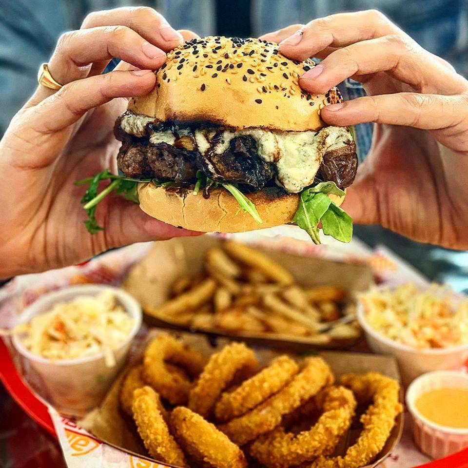 Allons Burger | restaurant | 565 Boulevard Saint-Martin O, Laval, QC H7M 1Y9, Canada | 4505756555 OR +1 450-575-6555