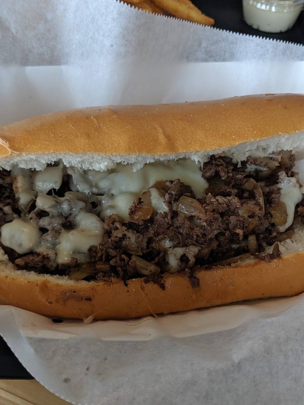 Ziggys Cheesesteaks | restaurant | 2713 University Dr, Auburn Hills, MI 48326, USA | 2484819101 OR +1 248-481-9101