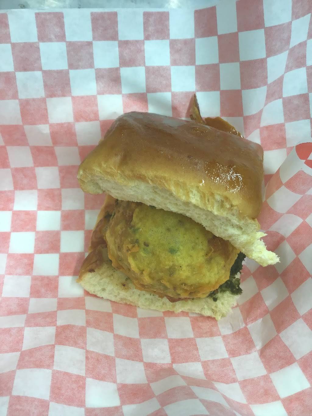 Earthy Gut | restaurant | 1115 Castlefield Ave, York, ON M6B 1E8, Canada | 6477703894 OR +1 647-770-3894