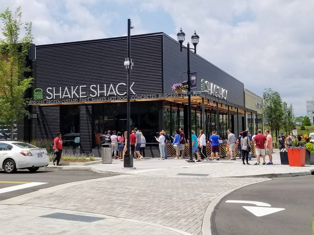 Shake Shack | restaurant | 311 Park Ave, Beachwood, OH 44122, USA | 4406008689 OR +1 440-600-8689
