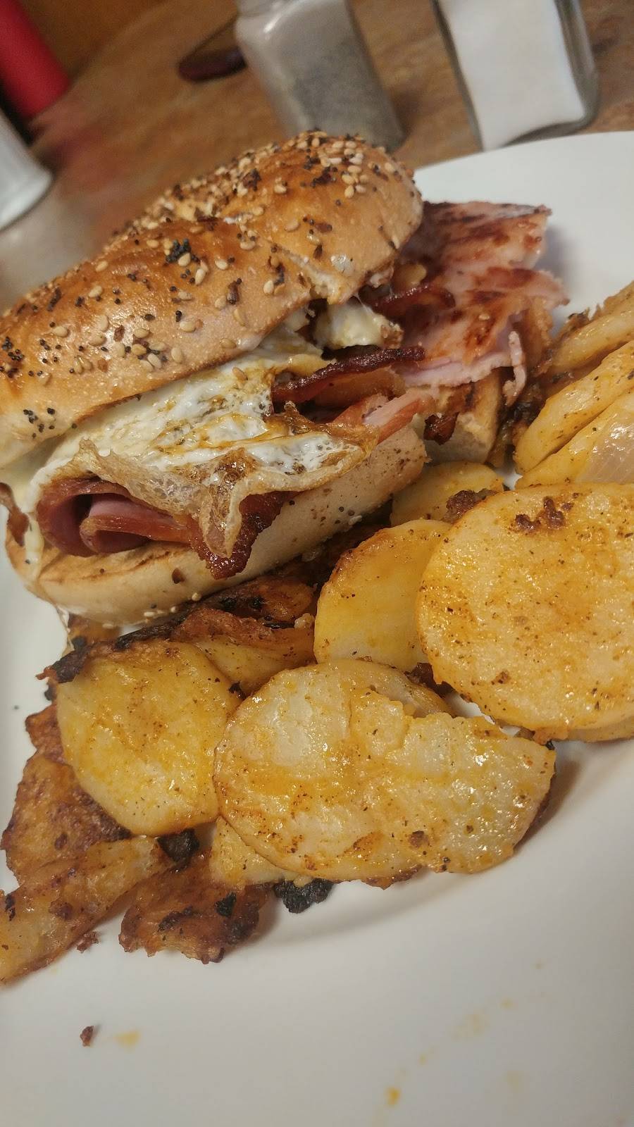 Mitchells Restaurant | restaurant | 1237 Hartford Turnpike, Vernon, CT 06066, USA | 8604547628 OR +1 860-454-7628