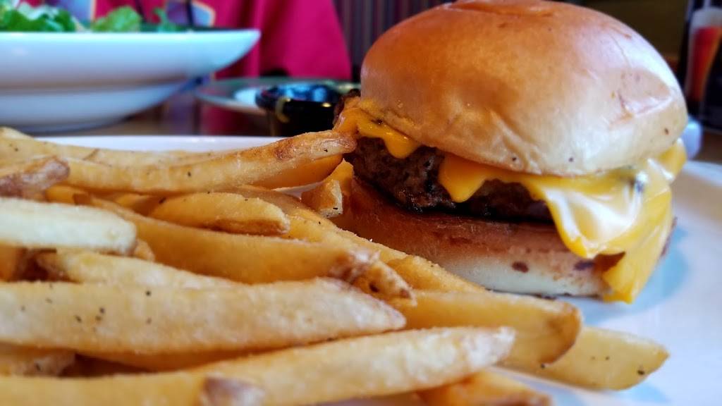 Applebees Grill + Bar | restaurant | 1335 Town Centre Dr, Eagan, MN 55123, USA | 6516867022 OR +1 651-686-7022