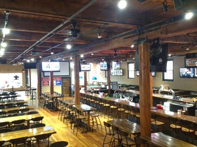 Old Lumber Company Grill and Bar | restaurant | 15 Court St, Vermillion, SD 57069, USA | 6056589663 OR +1 605-658-9663