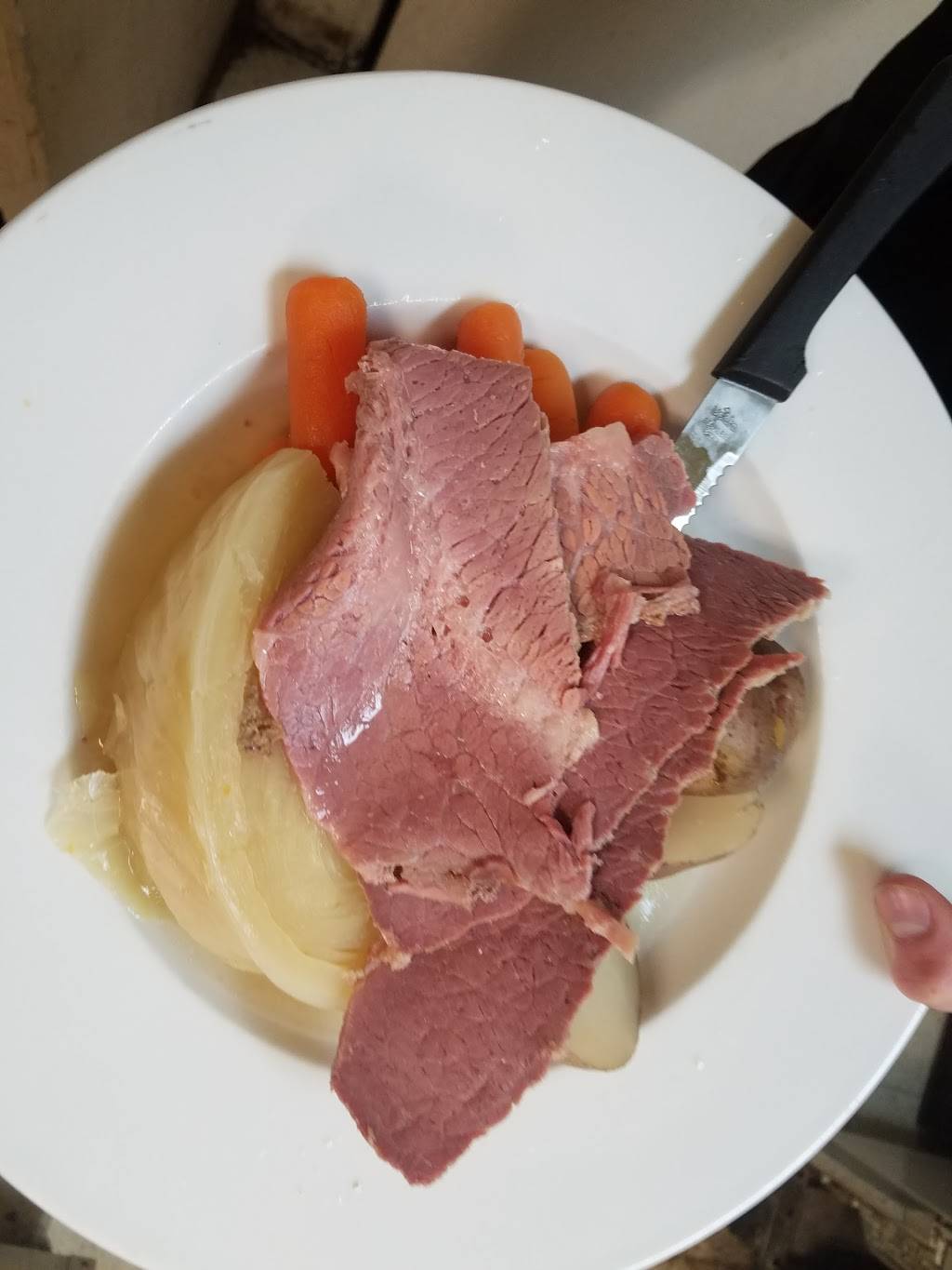 Ebenezers Bar & Grill | restaurant | 60 Bridge St, South Hadley, MA 01075, USA | 4134377632 OR +1 413-437-7632