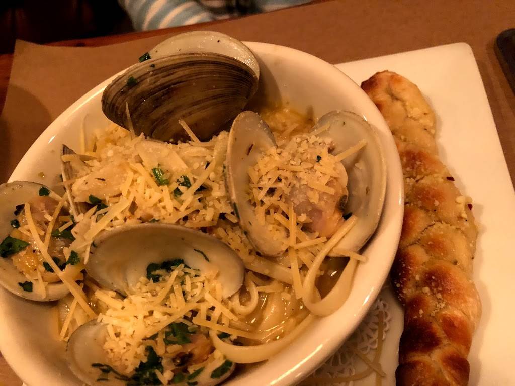 La Tavola | restaurant | 183 Main St, Sayville, NY 11782, USA | 6317506900 OR +1 631-750-6900