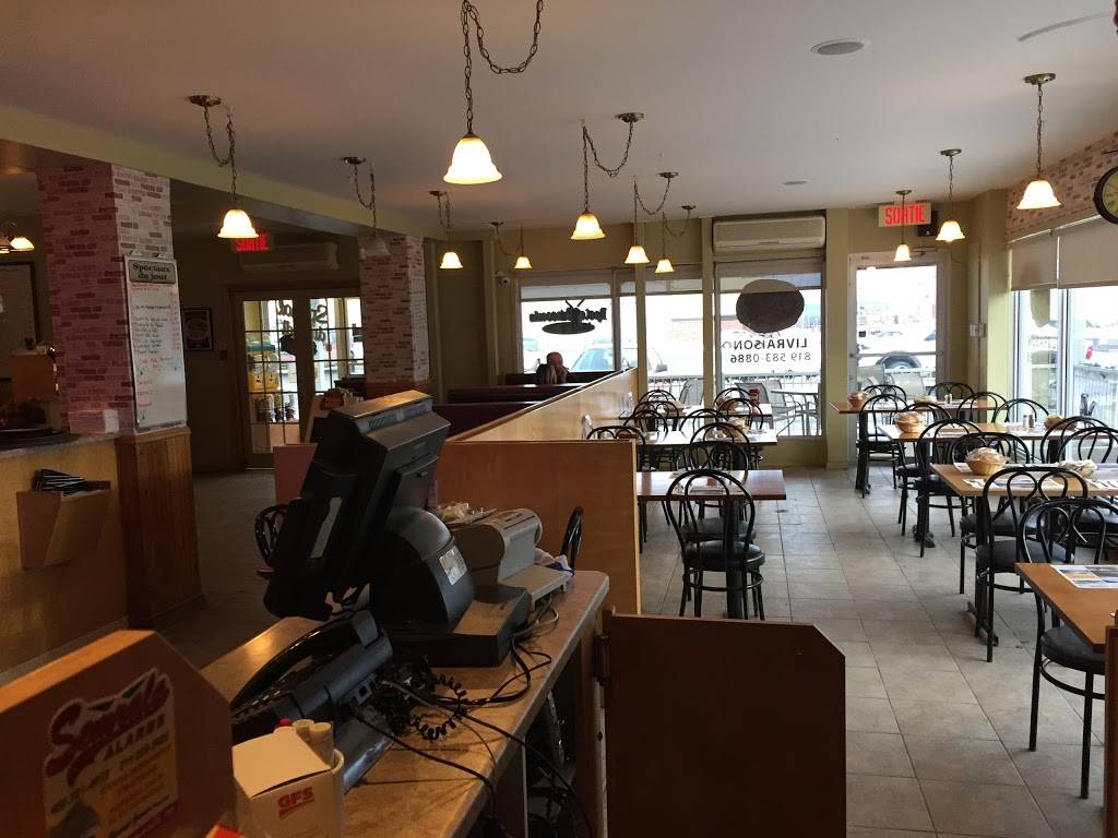 Resto & Brasserie Le Moulin | restaurant | 3164 Rue Laval, Lac-Mégantic, QC G6B 1A4, Canada | 8195830886 OR +1 819-583-0886